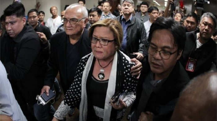 Leila de Lima: Top Duterte critic arrested on drug charge